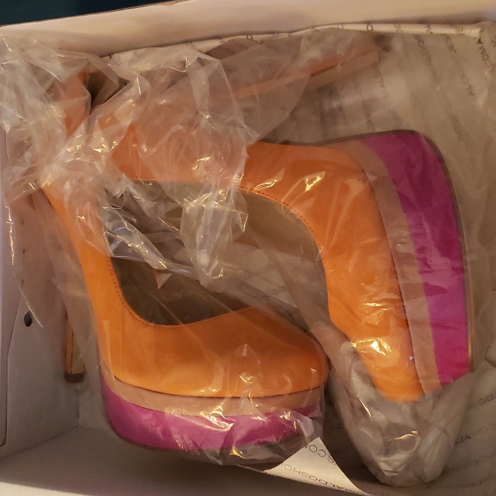 Brand new Aldo 'Antonini' platform suede pumpkin, tan and purple 5" heels